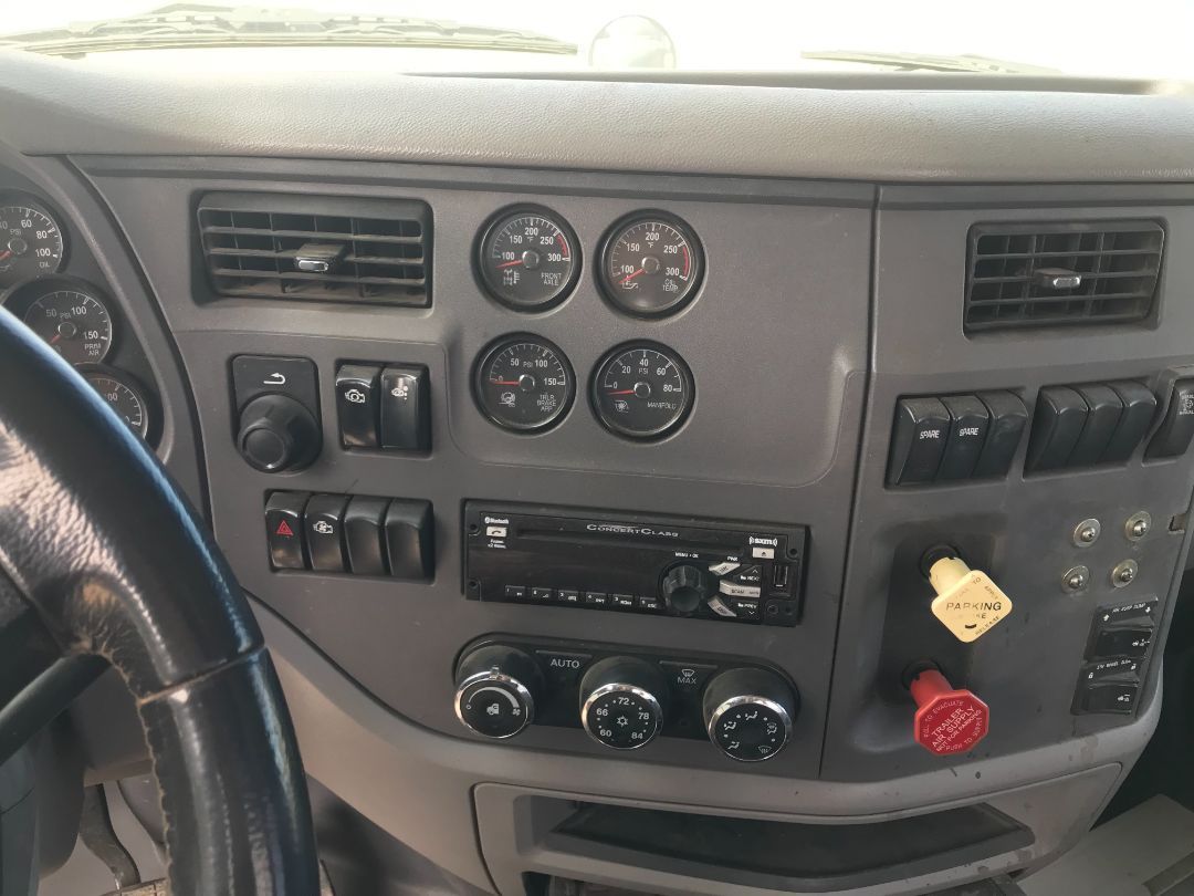 2014 PETERBILT 579 - Image 12